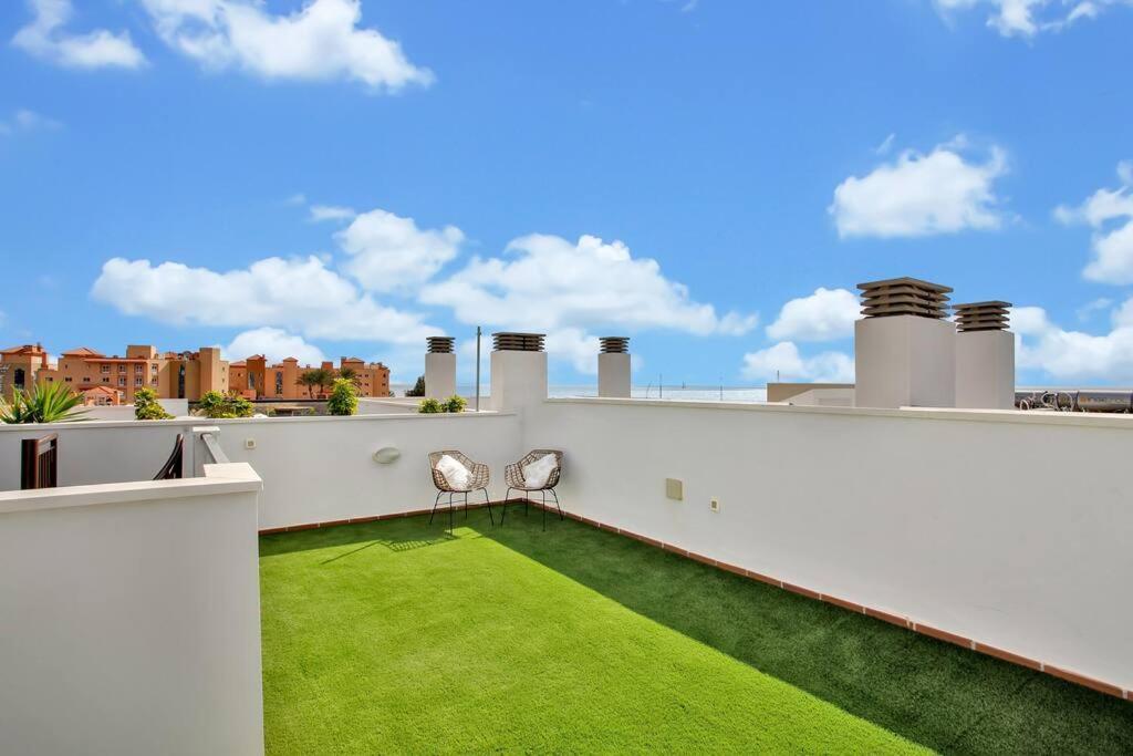 2 Terraces Apartment W/ Astonishing Views. كوستا دي أنتيجوا المظهر الخارجي الصورة
