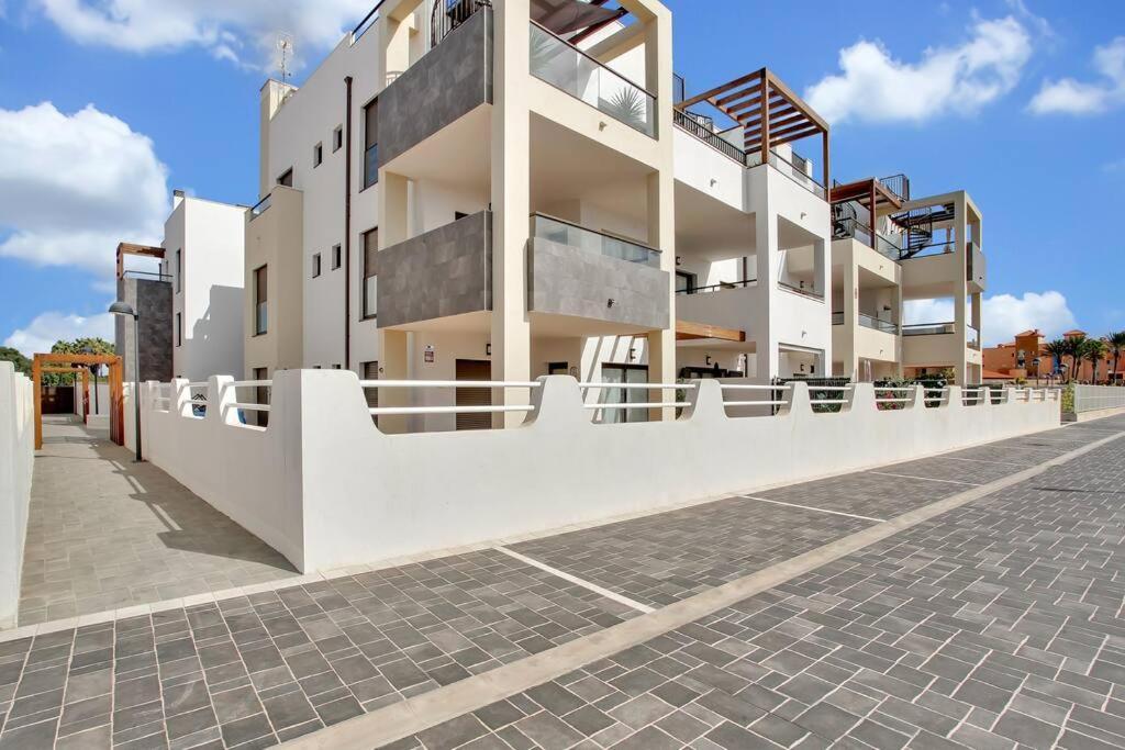 2 Terraces Apartment W/ Astonishing Views. كوستا دي أنتيجوا المظهر الخارجي الصورة